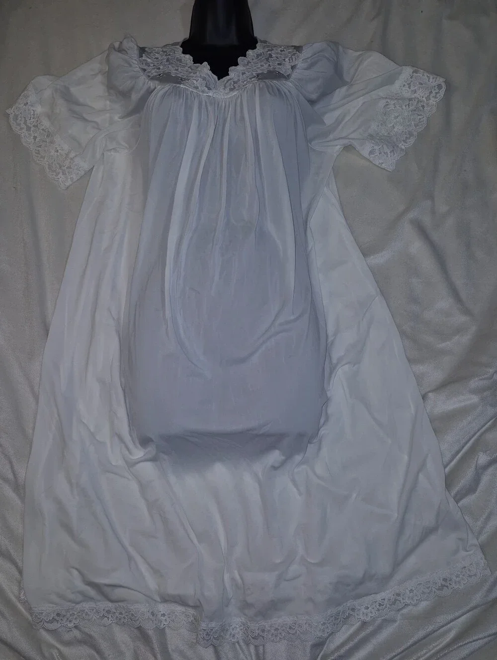 Vintage Shadow Line Medium White Lace-Trim Embroiderd Flowers Nightgown - Picture 11 of 11